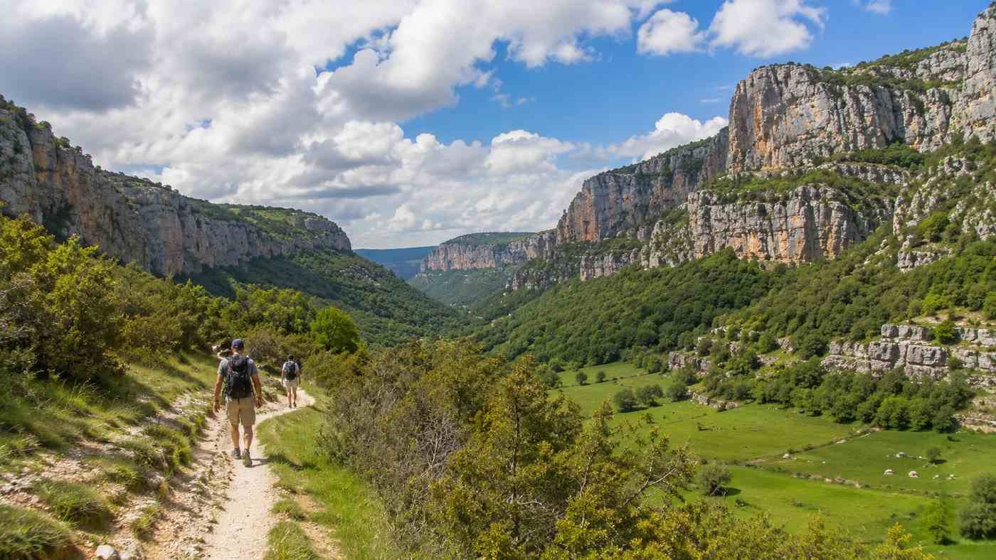 Senderismo en Burgos: la provincia que nadie espera